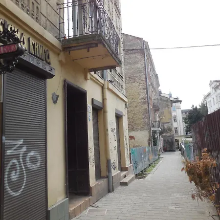 Near Rynok Square Apartment *