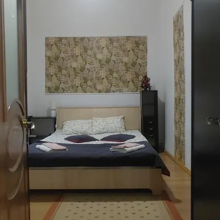 Apartment Near Rynok Square *